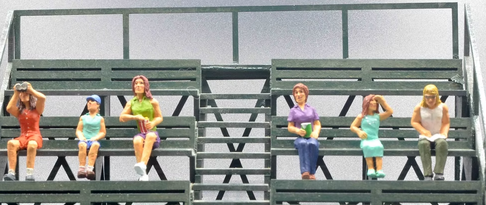 Female Spectators | Sitting #3 | MP32-04