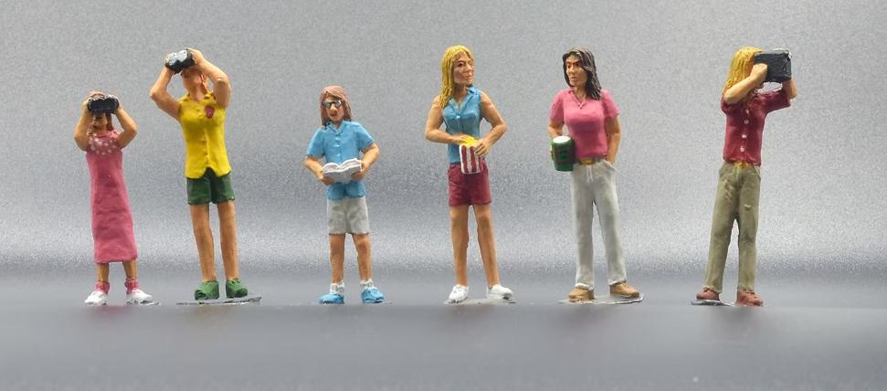 Female Spectators | Standing #1 | MP32-06