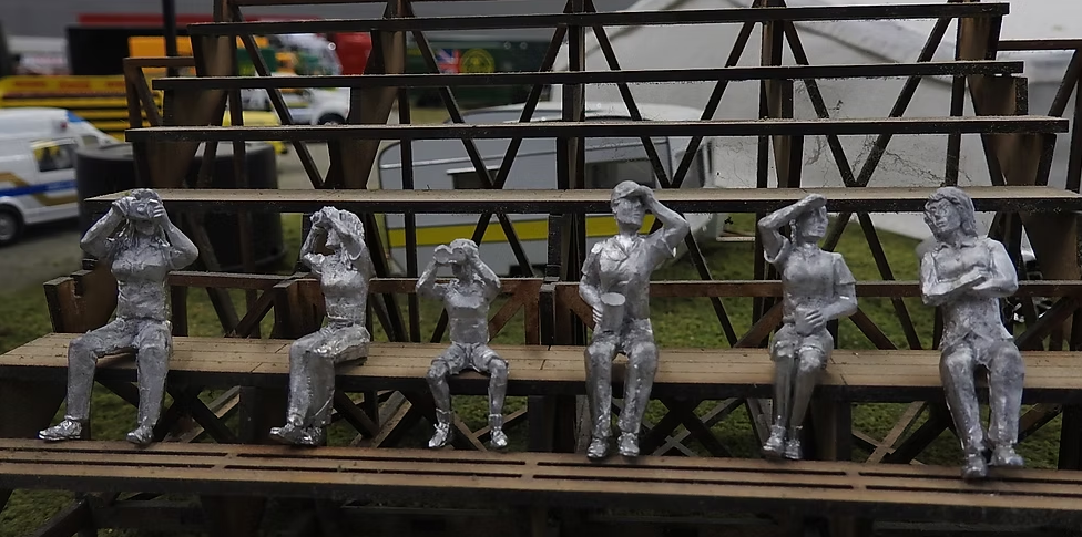 Female Spectators | Sitting #1 | MP32-02