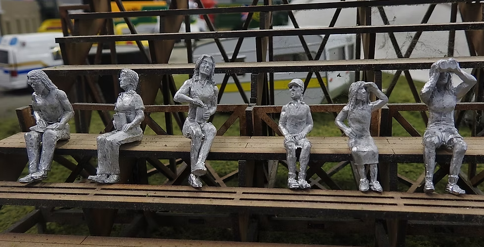 Female Spectators | Sitting #3 | MP32-04