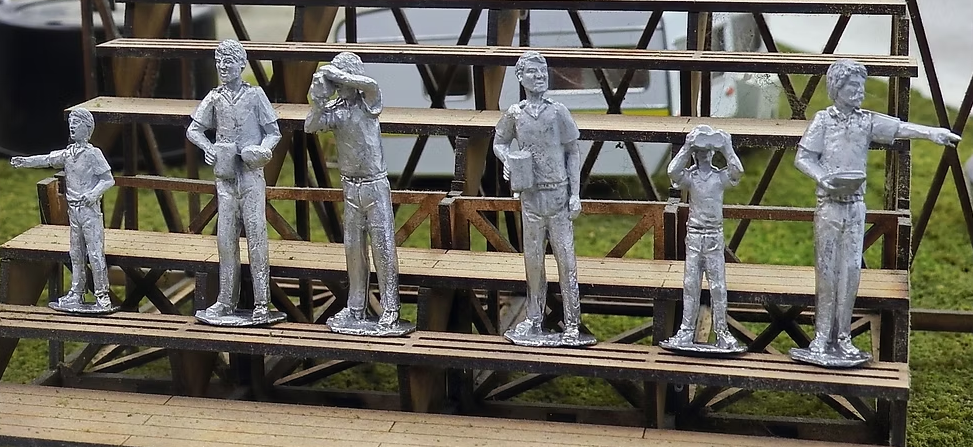 Male Spectators | Standing #2 | MP32-07